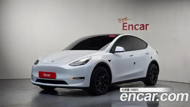 Tesla Y AWD