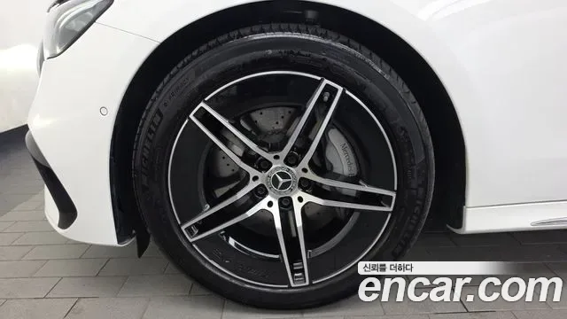 Mercedes-Benz E-Class E200 AMG Line, миниатюра 14