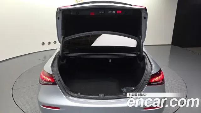 Mercedes-Benz E-Class E450 4MATIC, миниатюра 8