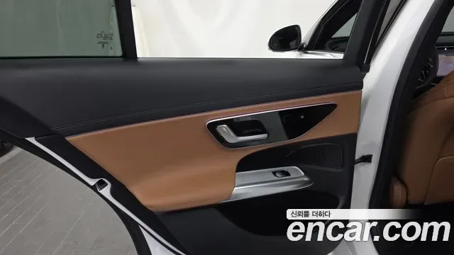 Mercedes-Benz E-Class E200 AMG Line, миниатюра 2