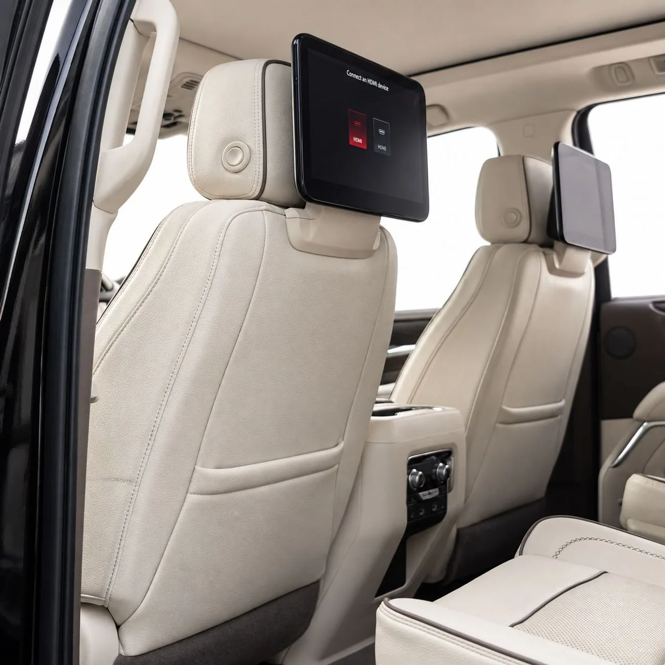 GMC year 2022 Kilometers 87,864 Kms Regional Yukon DENALI AED 3,449 P.M • 0% Downpayment •, миниатюра 12