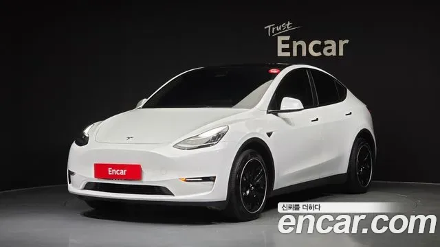 Tesla Y AWD