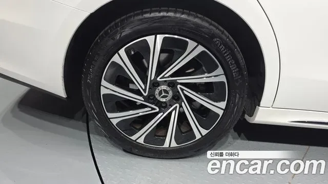 Mercedes-Benz E-Class E300 4MATIC, миниатюра 29