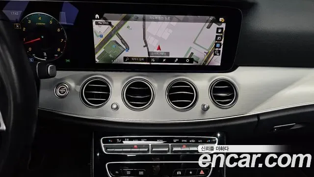 Mercedes-Benz E-Class E250, миниатюра 3