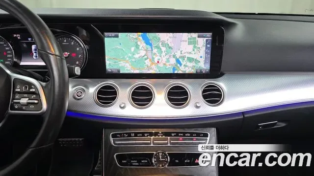 Mercedes-Benz E-Class E250, миниатюра 2