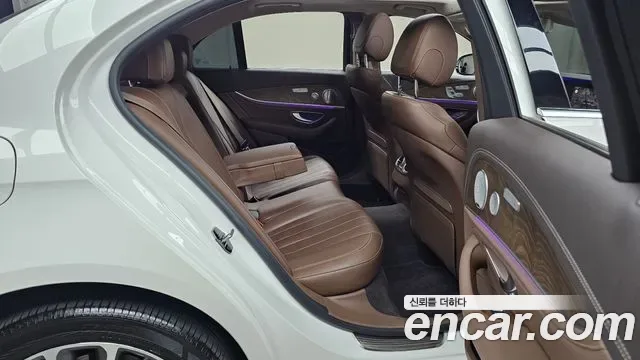 Mercedes-Benz E-Class E300 4MATIC, миниатюра 10
