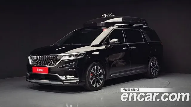 Kia Carnival бензин 7 мест Signature