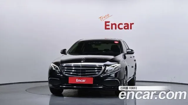 Mercedes-Benz E-Class E300 4MATIC, миниатюра 12