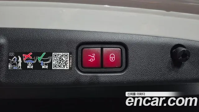Mercedes-Benz E-Class E200 AMG Line, миниатюра 4