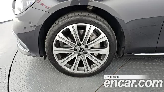 Mercedes-Benz E-Class E350 4MATIC, миниатюра 4