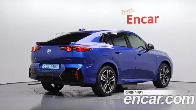 BMW iX2 eDrive 20 M, миниатюра 20