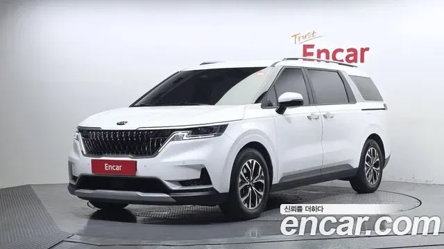 Kia Carnival дизель 9 мест Prestige