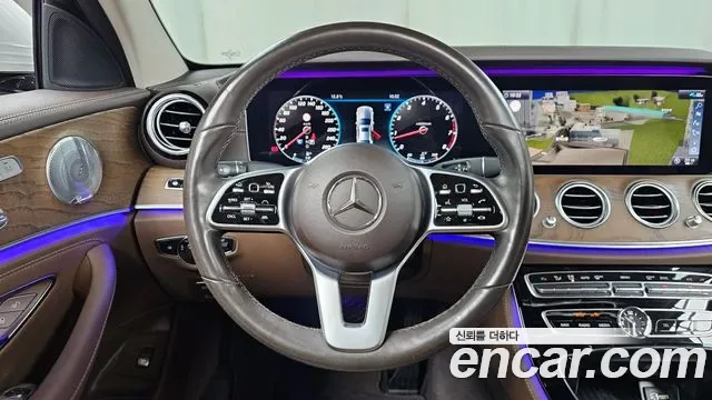 Mercedes-Benz E-Class E300 4MATIC, миниатюра 2