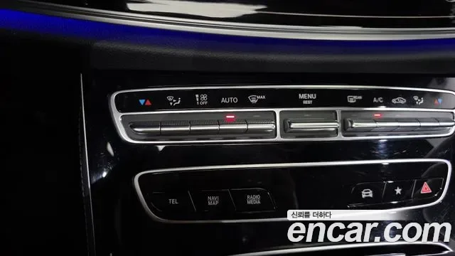 Mercedes-Benz E-Class E450 4MATIC, миниатюра 14