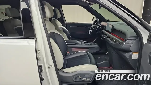 Kia EV9 4WD GT Line, миниатюра 2
