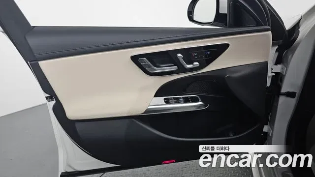 Mercedes-Benz E-Class E200, миниатюра 15