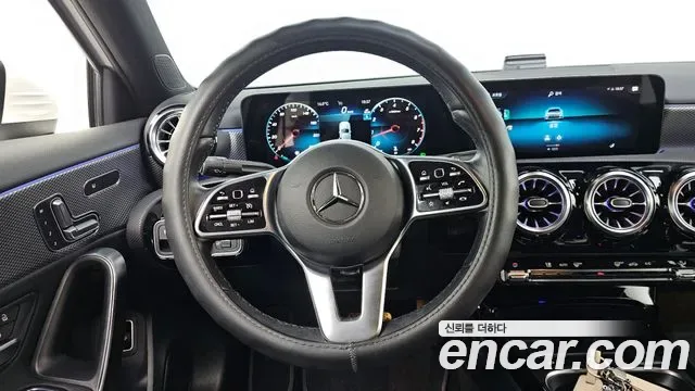Mercedes-Benz A-Class A220, миниатюра 2
