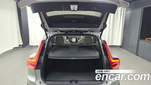Volvo XC40 B4, миниатюра 10