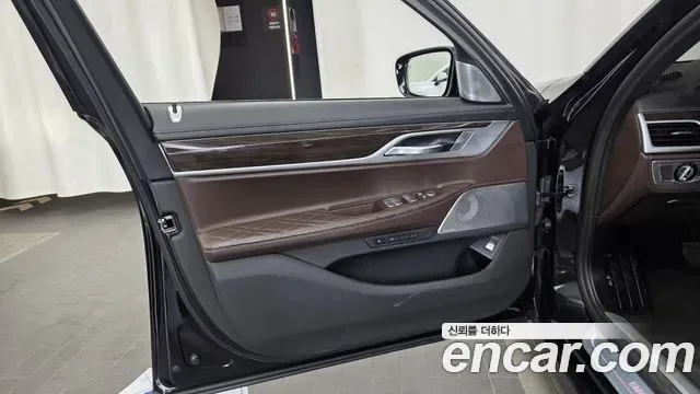 BMW 7 (G11) 740i, миниатюра 12