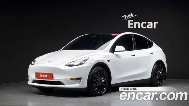 Tesla Y AWD