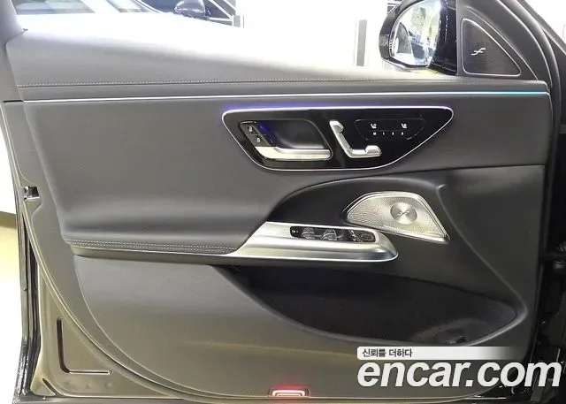 Mercedes-Benz E-Class E300 4MATIC, миниатюра 19