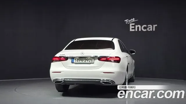 Mercedes-Benz E-Class E250, миниатюра 16