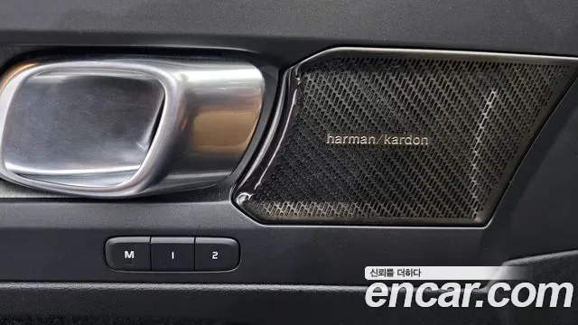 Volvo XC40 B4, миниатюра 22