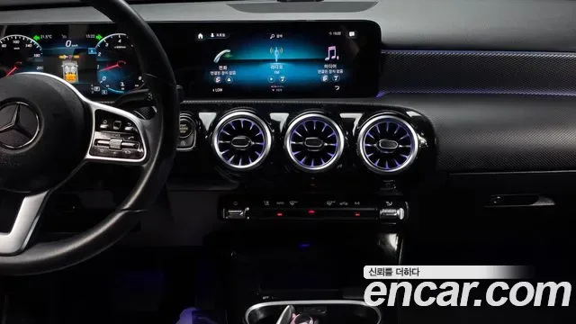 Mercedes-Benz A-Class A220, миниатюра 23