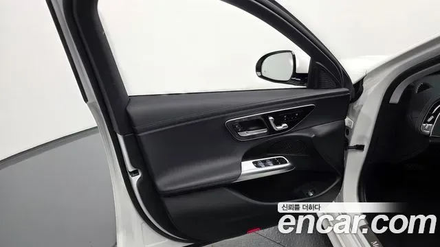 Mercedes-Benz E-Class E200, миниатюра 21