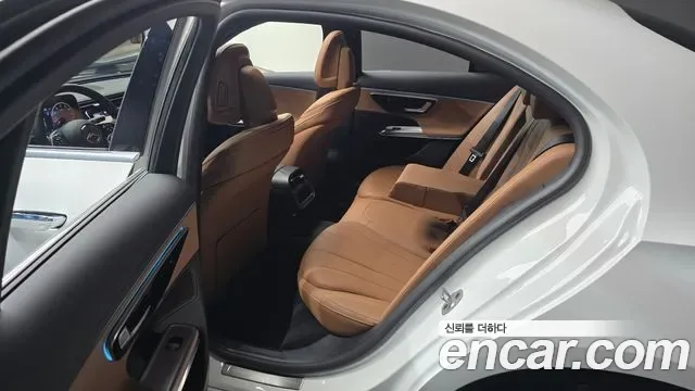 Mercedes-Benz E-Class E200, миниатюра 12