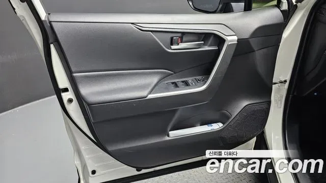 Toyota RAV4 2.5 2WD гибрид, миниатюра 3