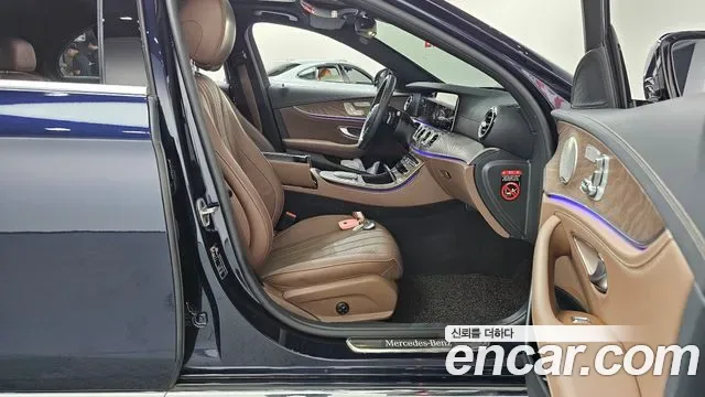 Mercedes-Benz E-Class E300e 4MATIC, миниатюра 29