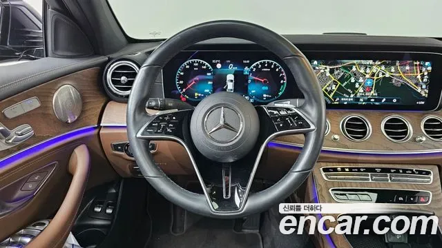 Mercedes-Benz E-Class E300e 4MATIC, миниатюра 12