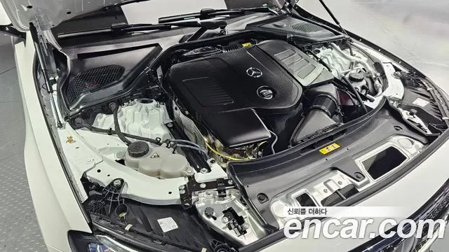 Mercedes-Benz E-Class E200, миниатюра 15