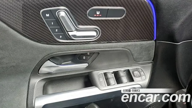 Mercedes-Benz GLB AMG GLB35 4MATIC, миниатюра 2