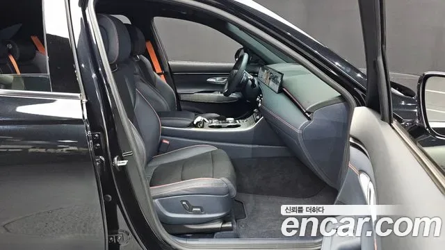 Genesis GV70 2.5T бензин AWD ( ), миниатюра 3