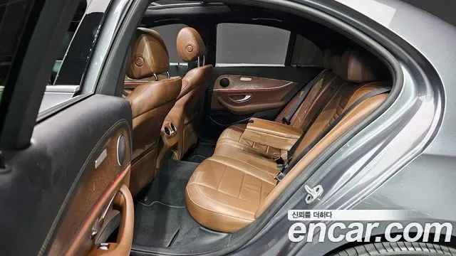 Mercedes-Benz E-Class E250, миниатюра 9