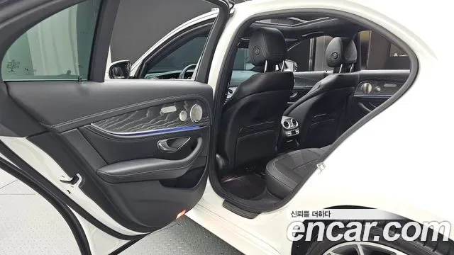 Mercedes-Benz E-Class E350 4MATIC AMG Line, миниатюра 20