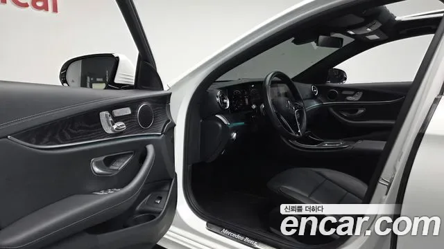 Mercedes-Benz E-Class E250 AMG Line, миниатюра 23