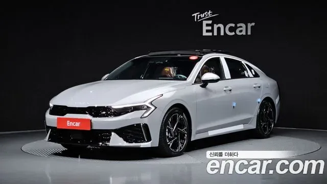 Kia K5 III 2.0 Signature
