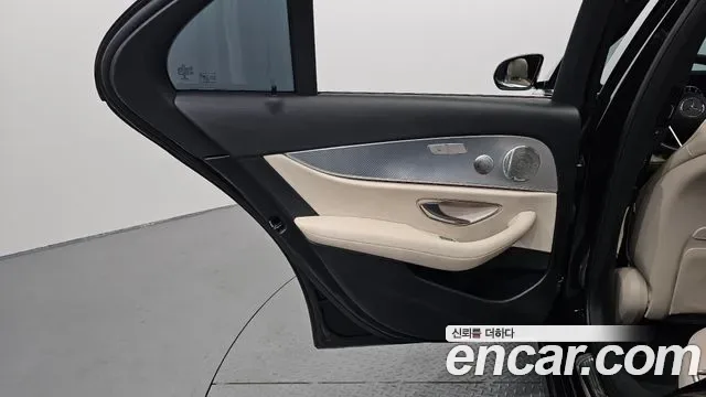 Mercedes-Benz E-Class E350 4MATIC, миниатюра 4