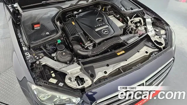 Mercedes-Benz E-Class E300e 4MATIC, миниатюра 7