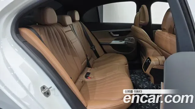 Mercedes-Benz E-Class E300 4MATIC AMG Line, миниатюра 6