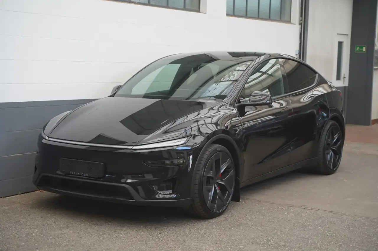 Tesla Model Y Performance Juniper 1. Hd unfallfrei