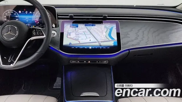 Mercedes-Benz E-Class E200, миниатюра 14
