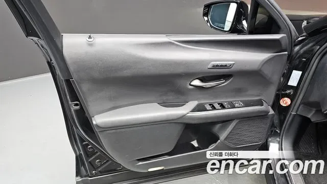 Lexus UX 2.0 F-Sport 2WD, миниатюра 25