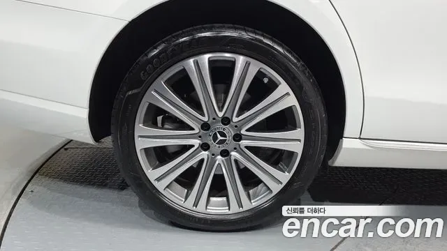 Mercedes-Benz E-Class E350 4MATIC, миниатюра 3