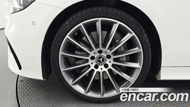 Mercedes-Benz E-Class E450 4MATIC, миниатюра 3
