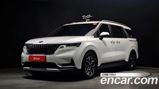 Kia Carnival дизель 9 мест Prestige