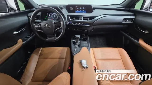 Lexus UX 2.0 2WD, миниатюра 2